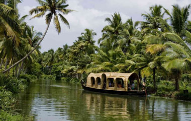 Golden Triangle Tour with Kerala and Mumbai